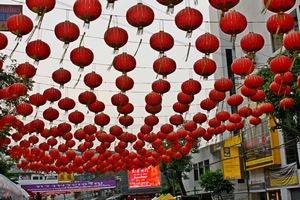 В Бангкоке все украшено шариками