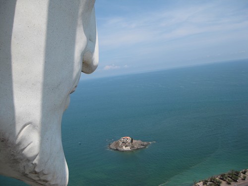 Вьетнам. Вунг Тау. Статуя Христа. Вид сверху. Впечатляет?